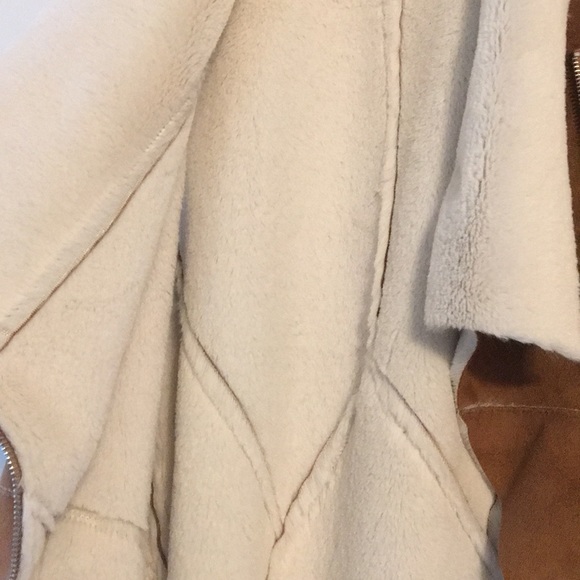 Tan vest, worn little and in good shape - Picture 2 of 4